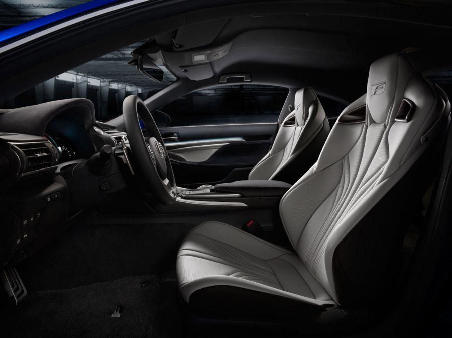 Интерьер Lexus RC F 2014 года  (NA) (фото 42 из 200)